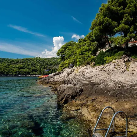 Sumartin Selca, Stunning, Luxurious Frontline 7 Bedrooms Amazing Sea-views Villa Selca (Brac)