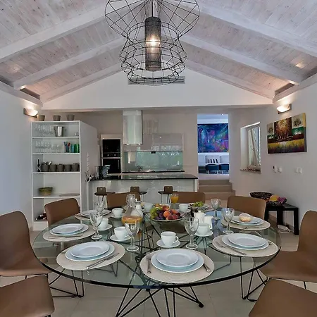 Sumartin Selca, Stunning, Luxurious Frontline 7 Bedrooms Amazing Sea-views Villa Selca (Brac)