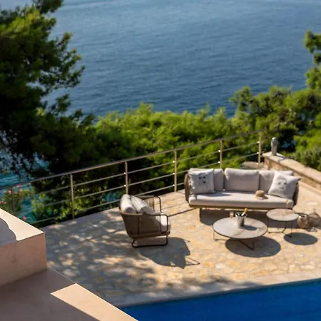 Sumartin Selca, Stunning, Luxurious Frontline 7 Bedrooms Amazing Sea-views Selca (Brac)