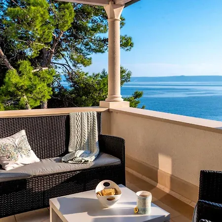 Villa Sumartin Selca, Stunning, Luxurious Frontline 7 Bedrooms Amazing Sea-views Selca (Brac)