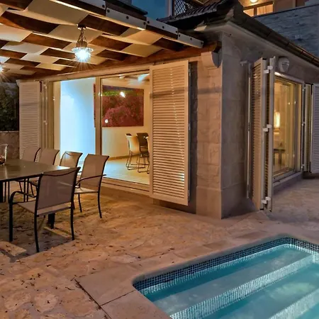 Sumartin Selca, Stunning, Luxurious Frontline 7 Bedrooms Amazing Sea-views Villa