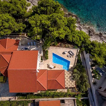 Sumartin Selca, Stunning, Luxurious Frontline 7 Bedrooms Amazing Sea-views Selca (Brac)