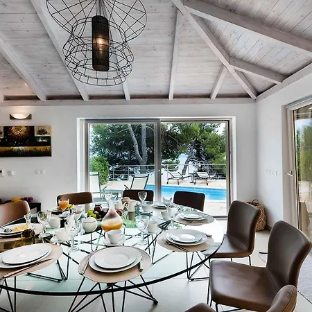 Sumartin Selca, Stunning, Luxurious Frontline 7 Bedrooms Amazing Sea-views *