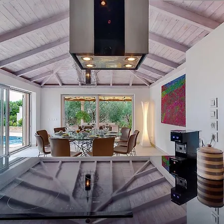 Sumartin Selca, Stunning, Luxurious Frontline 7 Bedrooms Amazing Sea-views Villa *