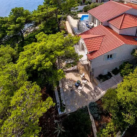 Sumartin Selca, Stunning, Luxurious Frontline 7 Bedrooms Amazing Sea-views Villa Selca (Brac)