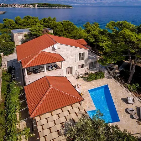Sumartin Selca, Stunning, Luxurious Frontline 7 Bedrooms Amazing Sea-views