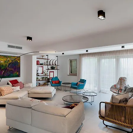 Sumartin Selca, Stunning, Luxurious Frontline 7 Bedrooms Amazing Sea-views *