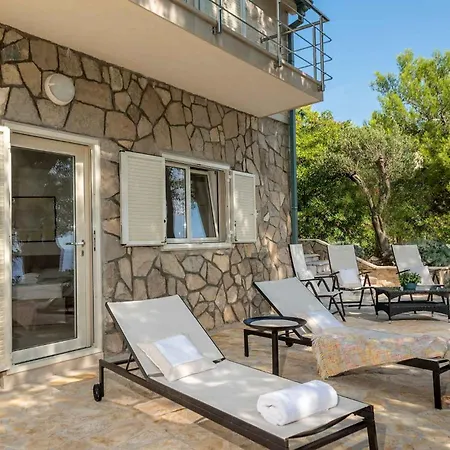 Sumartin Selca, Stunning, Luxurious Frontline 7 Bedrooms Amazing Sea-views * Selca (Brac)