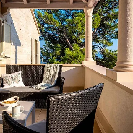 Sumartin Selca, Stunning, Luxurious Frontline 7 Bedrooms Amazing Sea-views Villa *
