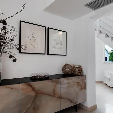 Sumartin Selca, Stunning, Luxurious Frontline 7 Bedrooms, Amazing Sv Вилла Selca (Brac)