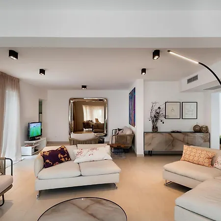 Villa Sumartin Selca, Stunning, Luxurious Frontline 7 Bedrooms Amazing Sea-views Selca (Brac)