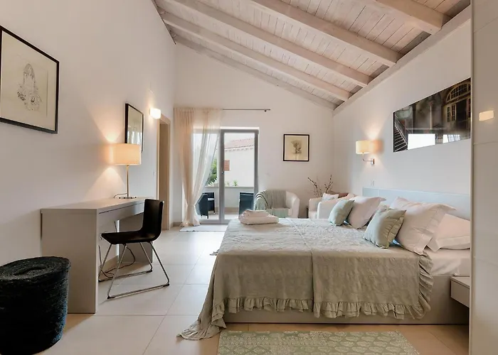Sumartin Selca, Stunning, Luxurious Frontline 7 Bedrooms, Amazing Sv Selca (Brac)
