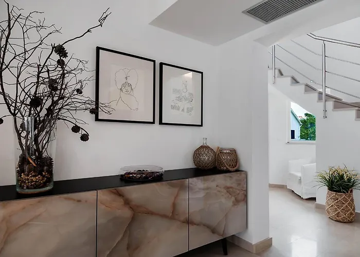 Sumartin Selca, Stunning, Luxurious Frontline 7 Bedrooms, Amazing Sv Вилла Selca (Brac)